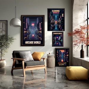 Puede incluir: Una sala de estar con impresiones artísticas enmarcadas de paisajes urbanos de neón. La impresión más grande dice "ARCADE WORLD" en letras blancas. Un sillón de madera con cojines grises y un cojín amarillo está cerca de una ventana.