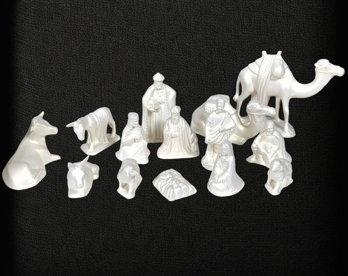 Vintage Ceramic Nativity Set 14 Piece Flat White Shimmer Hollow Pieces
