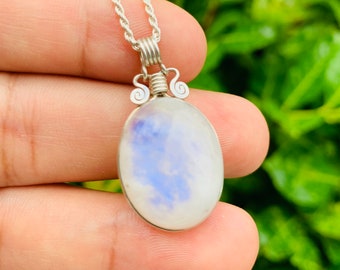 Free silver necklace, moonstone pendant silver, 925 sterling silver pendant, dainty blue eye-catching moonstone pendant, rainbow
