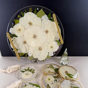 Circle Tray Flower Preservation | Bridal Bouquet Preservation | Resin Floral Tray | Bridal Gift | Wedding Gift | Resin Bouquet Preservation
