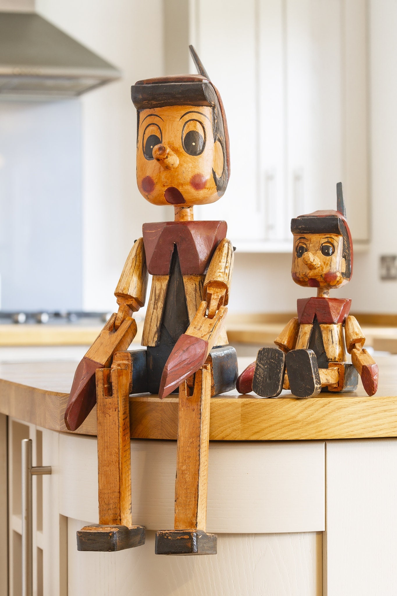 Pinocchio 9007 Figurine Oscillante En Bois Avec Plume – 20 Cm + Plume 18 Cm – Fabrication Italienne GICO