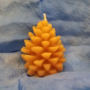 Pine Cone Candle 100% Pure Beeswax