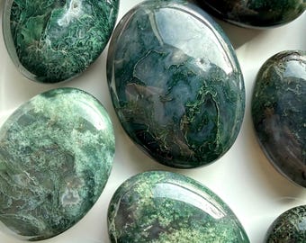 Moss Agate Palm Stones – Grounding Crystal for Meditation and Heart Chakra Healing