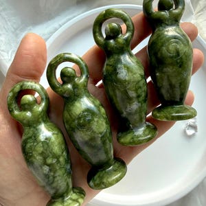 Nephrite Jade Goddess Statue – Crystal Goddess Carving for Abundance & Sacred Feminine Energy