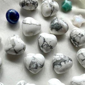 Mini Howlite Crystal Heart Carvings, Soothing Crown Chakra Healing Stone