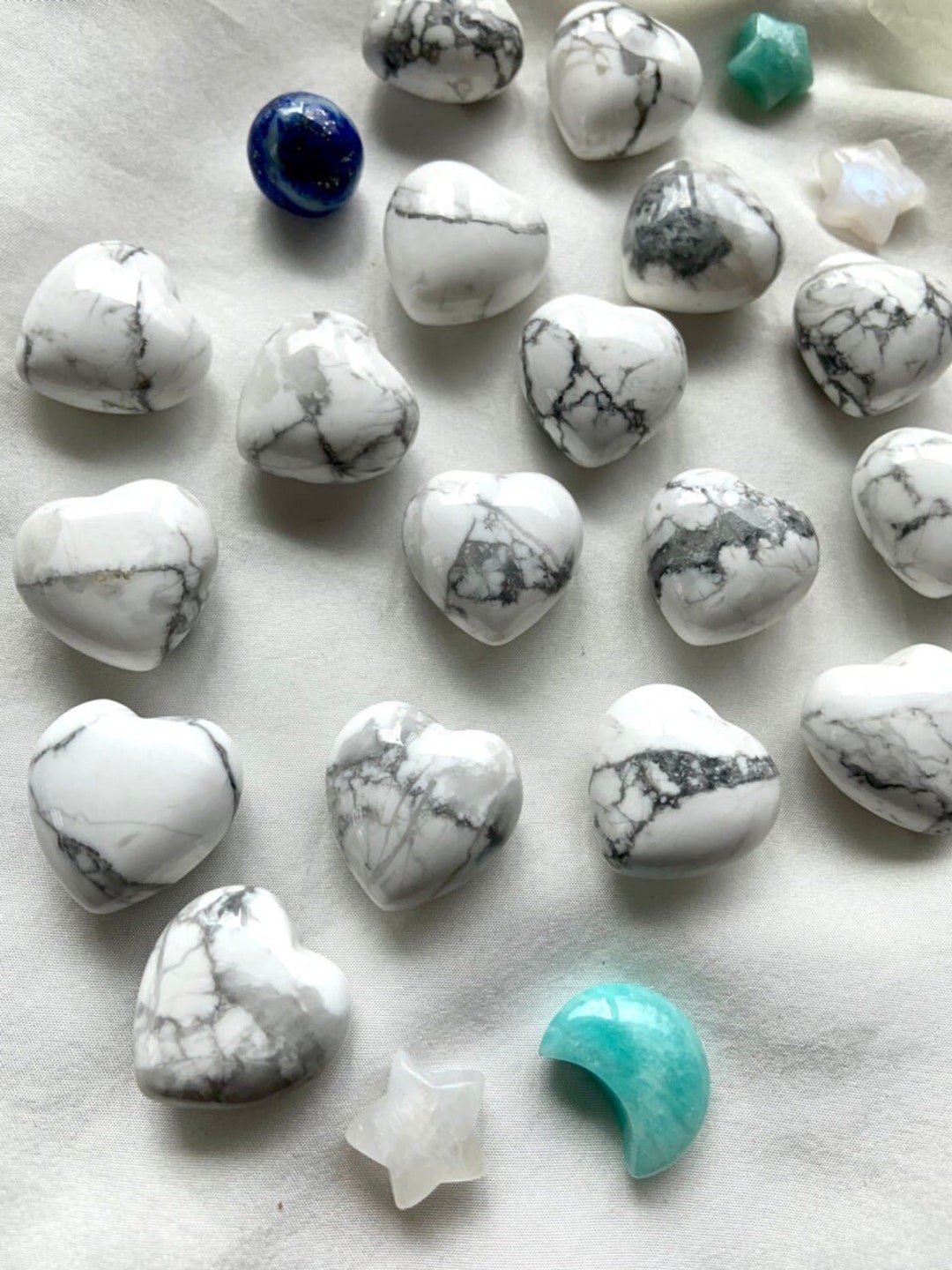 Mini Howlite Crystal Heart Carvings, Soothing Crown Chakra Healing ...