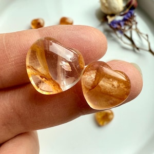 Coeur en quartz Golden Healer - Mini coeur en cristal à sculpter pour la guérison et le chakra du plexus solaire