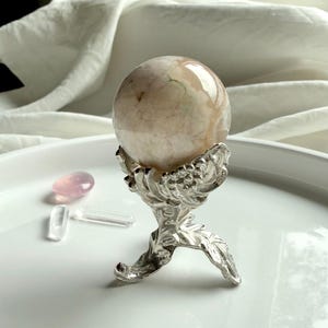 Mini Sphere Stand Elegant Crystal Ball Holder Mini Crystal Sphere Holder Metal Crystal Display Crystal Collector Gift for Women