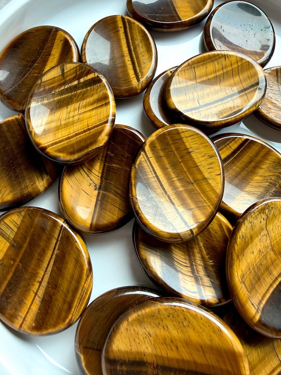 Tiger’s Eye Worry Stone – Confidence, Protection & Grounding, Solar Plexus Chakra Crystal for Strength