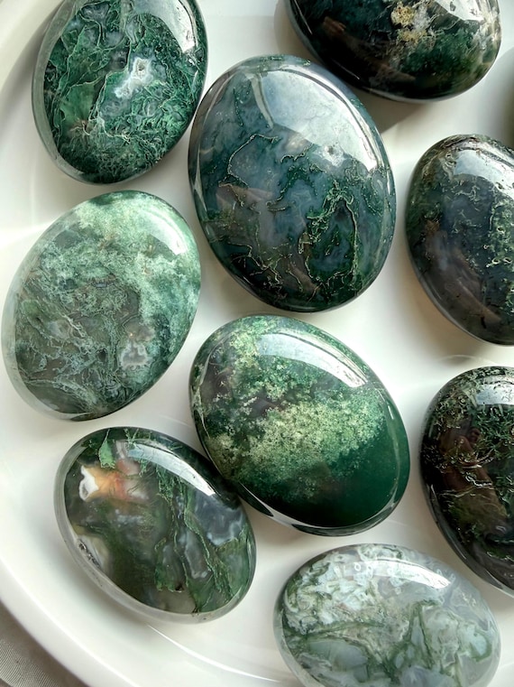 Moss Agate Palm Stones – Grounding Crystal for Meditation and Heart Chakra Healing