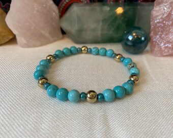 Turquoise Bracelet Gift for Her 7 inch Stretch Bracelet Pretty Accessory Perfect Gift Beach Fashion Gold Accent Beads December Birthstone