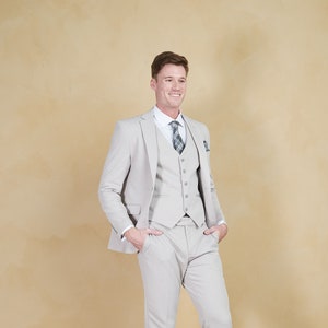 Men&#39;s 3-Piece Silver Slim Fit Suit perfect for Weddings, Parties, Groom, Groomsmen, Prom, Events