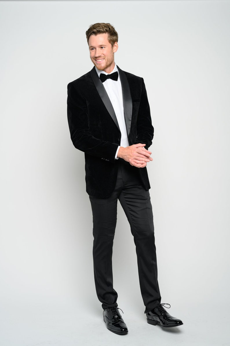 Men's Black Slim Fit Velvet Shawl Lapel Tuxedo Jacket image 1