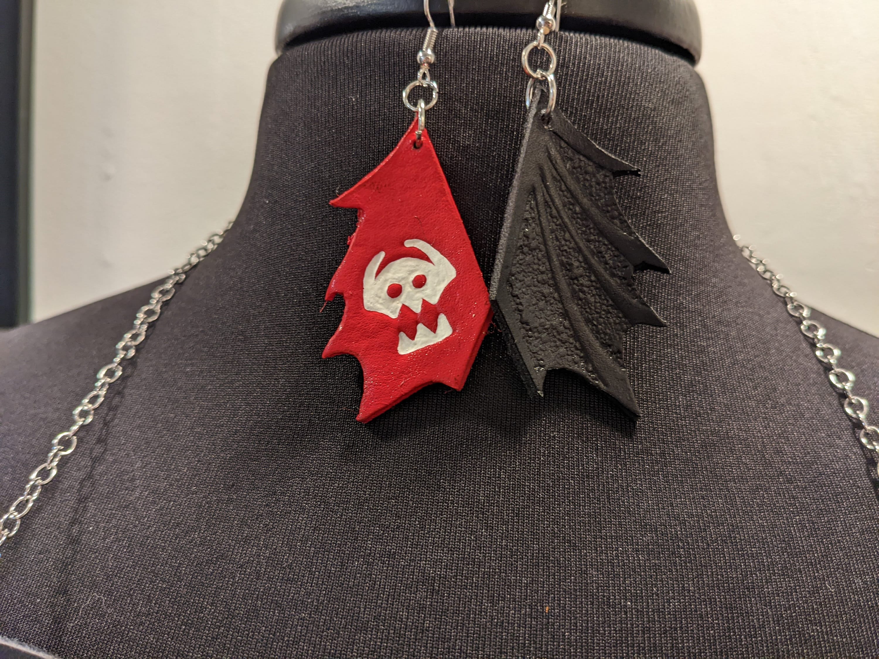 コスプレネックレス ドラゴンプリンセス ケルトネックレスイヤリング ファンタジーインスパイア ドラゴン プリンセス スリーサークル 並行輸入品 イヤリングコンバーター対応送料無料ジルコニアネックレス