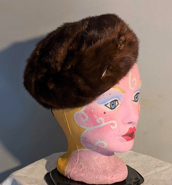 Vintage Mink Beret with Fur Tipped Hat Pin - image 1