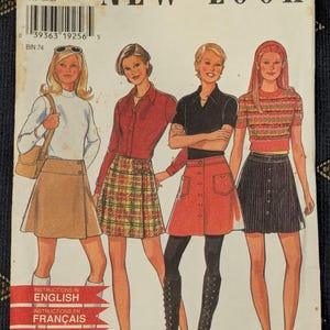 1960s Classic Mini Skirt Pattern w/ Bonus Kilt Pin - New Look #6538