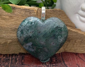 Pendentif coeur en agate mousse