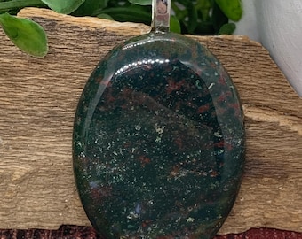 Pendentif plaqué argent pierre de sang