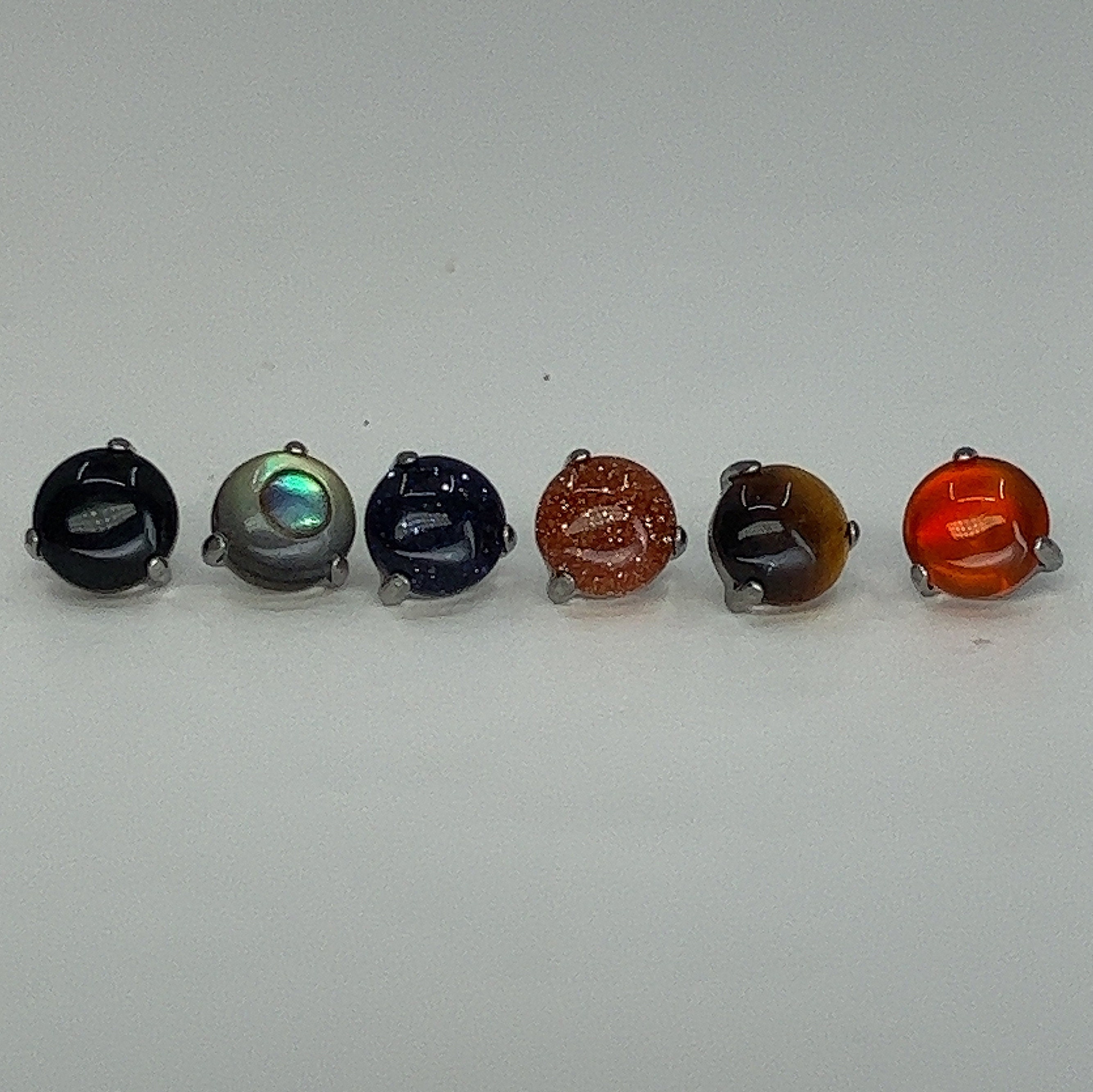 herbieandlou Titanium ASTM F136 (in54) Natural Stone, Sunstone, Shell, Onyx Internally Threaded 1.2mm (16ga) Suitable for, Conch, Tragus, Cartilage Etc