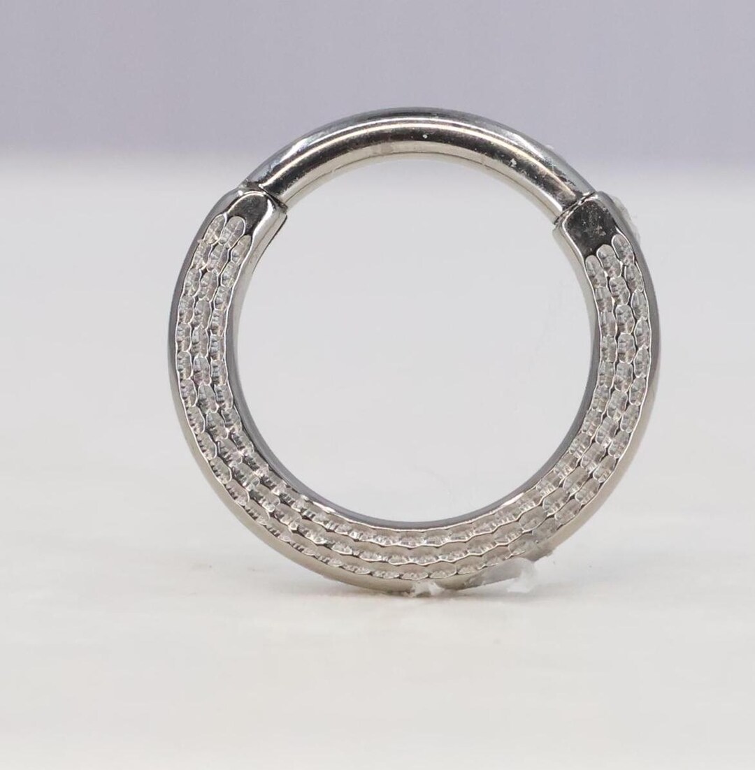 Titanium ASTM ASTM cl122 Rope Pattern, Patterned Clicker, Hinged Hoop 1 ...