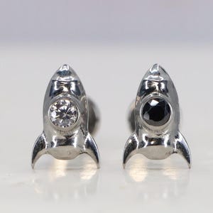 Titanium ASTM F136 (in04) Zirconia Rocket internally threaded 1.2mm (16ga) suitable helix, cartilage, conch, tragus, lobe