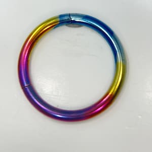 Titanium ASTM F136 Anodised "Rainbow" Clicker 1.2-1.6mm (16-14ga) Suitable for Septum, Eyebrow, Daith, Rook, Conch, Helix, Tragus, Cartilage