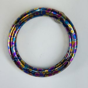 Clicker "Glitter" de titanio ASTM F136 anodizado con aceite resbaladizo de 1,2 a 1,6 mm (caga 16 a 14) adecuado para tabique, daith, torre, caracola, hélice, trago, etc.