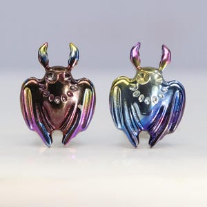 Titanium ASTM F136 (in34) anodised Moth, Mothman Bug internally threaded 1.2mm (16ga) suitable helix, cartilage, conch, tragus, lobe, medusa