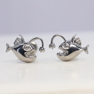 Titanium ASTM F136 (in212) Angler Fish, Fish internally threaded 1.2mm (16ga) suitable for tragus, helix, lobe, cartilage, flat, medusa. etc