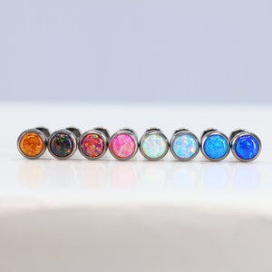Titanium ASTM F136 (in110) Fire Opal Bezel Fit 5mm Internally Threaded 1.2 mm (16g) Suitable for Cartilage, Helix, Tragus, Conch etc
