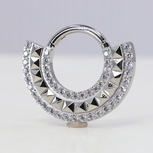 Titanio ASTM F136 (cl03) Zirconia Fancy Clicker 1,2 mm (16ga) adatto per setto, daith, cartilagine, lobo ecc.