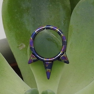 Titanium ASTM F136 Anodised Oil Slick "Bewitched" Spiked Clicker 1.2mm (16g) Suitable for Septum, Daith, Rook, Helix, Conch, Cartilage etc.