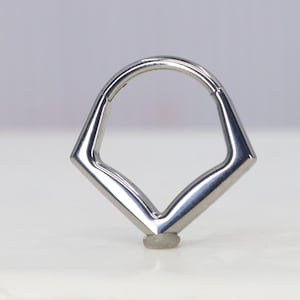 Titanium ASTM F136 (cl60) "V" Diamond Clicker, Hinged Hoop 1.2mm (16ga) suitable for daith, septum, rook, helix, cartilage etc