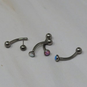 Micro bilanciere curvo senza filettatura in titanio ASTM F136 opale di fuoco 1,2 mm (16ga) adatto per torre, anti trago, elica anteriore, labret verticale, ecc.