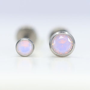 Titan ASTM F136 (tl05) Pink Opalite Bezel Threadless Pin Pin 0.8-1.6ga (20ga-14ga) passend für Muschel, Helix, Knorpel, Tragus, Philtrum