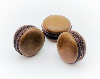 6 Pack  chocolate macarons | ideal for celebratory events.