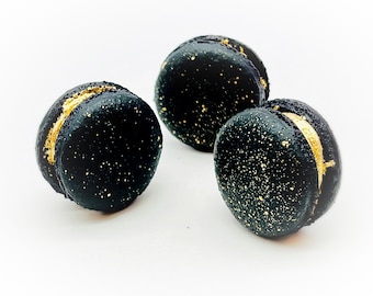 Luxe Mac | Black Macaron with Gold Splatter | Available in 6, 12 and 24 Pack