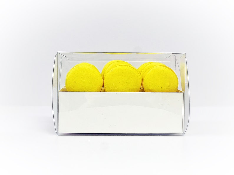 Lemon Cream Macaron Sucettes En Gros Available in 24 & 48 Sucettes image 3