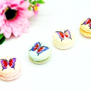 Butterfly French Macarons | Available in 6 , 12 & 24 Pack