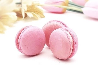 6 Pack light pink macarons | raspberry white chocolate buttercream macaron.