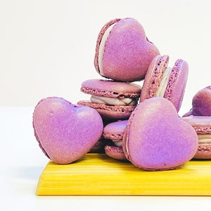 Purple Heart French Macarons | Ideal for Valentine's Day gifts, birthdays, weddings, anniversaries and more