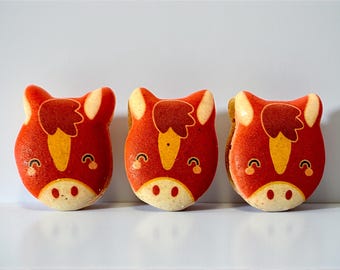 Lucky Horse Macaron | Celebration Gift Set