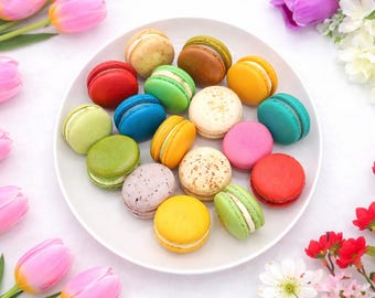 24-Pack Surprise Me Macaron Set with Flavor Guide