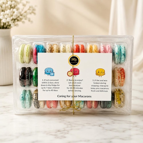 Paquet de 24 macarons Surprise Me avec guide des saveurs