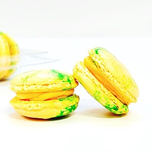 6 Pack Papaya Buttercream French Macarons