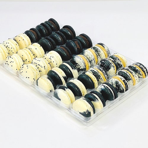 Black & White French Macarons: Thai Coffee, Grass Jelly, Chocolate