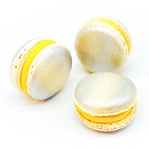 Luxe Mac | Honey Butterscotch French Macaron | Available in 6, 12 and 24 Pack