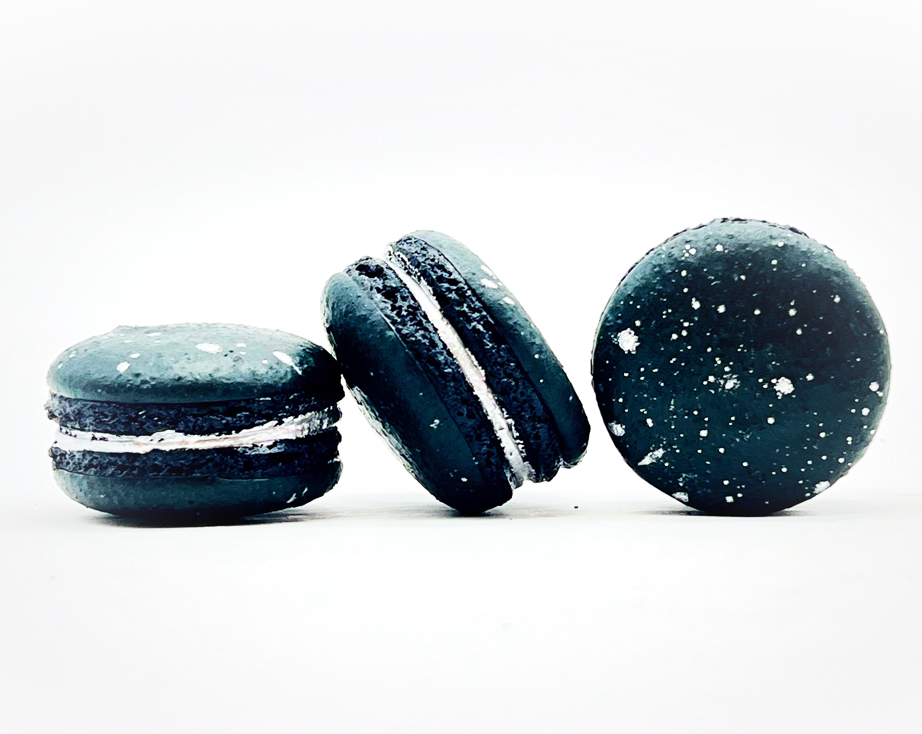 macaronブラックD Luxe Mac | Black Macaron with Gold Splatter | Available in 6