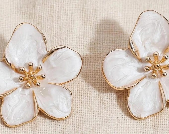 White Flower Stud Earrings