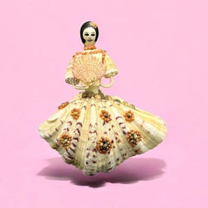 MCM 1960’s seashell made lady in clamshell dress,seashell,elegant,folk art